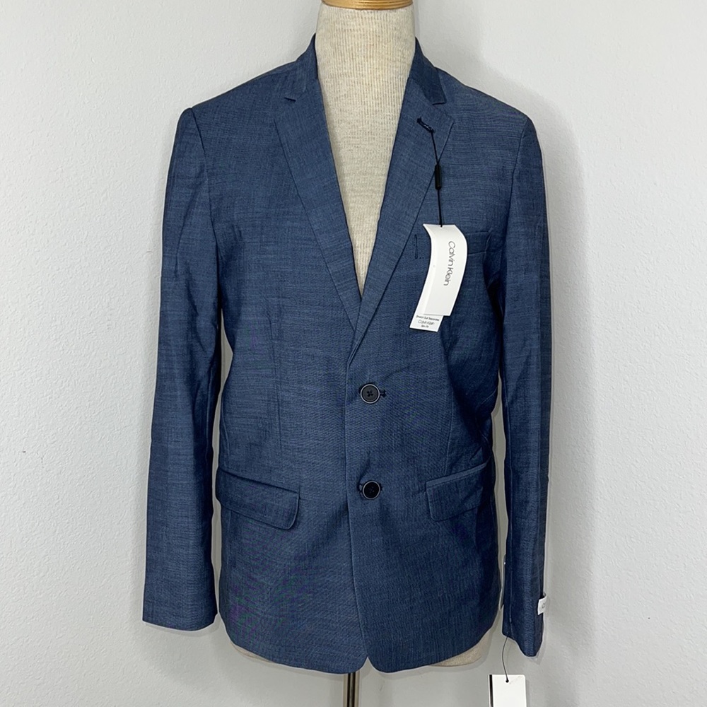 🔹 Calvin Klein 2 Button Blazer Suitcoat